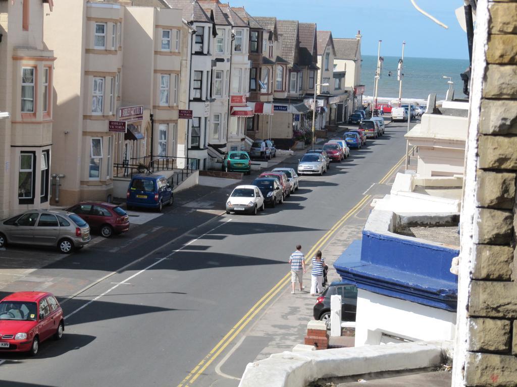 Lindisfarne Holiday Apartments - Families & Couples Only Blackpool Zimmer foto