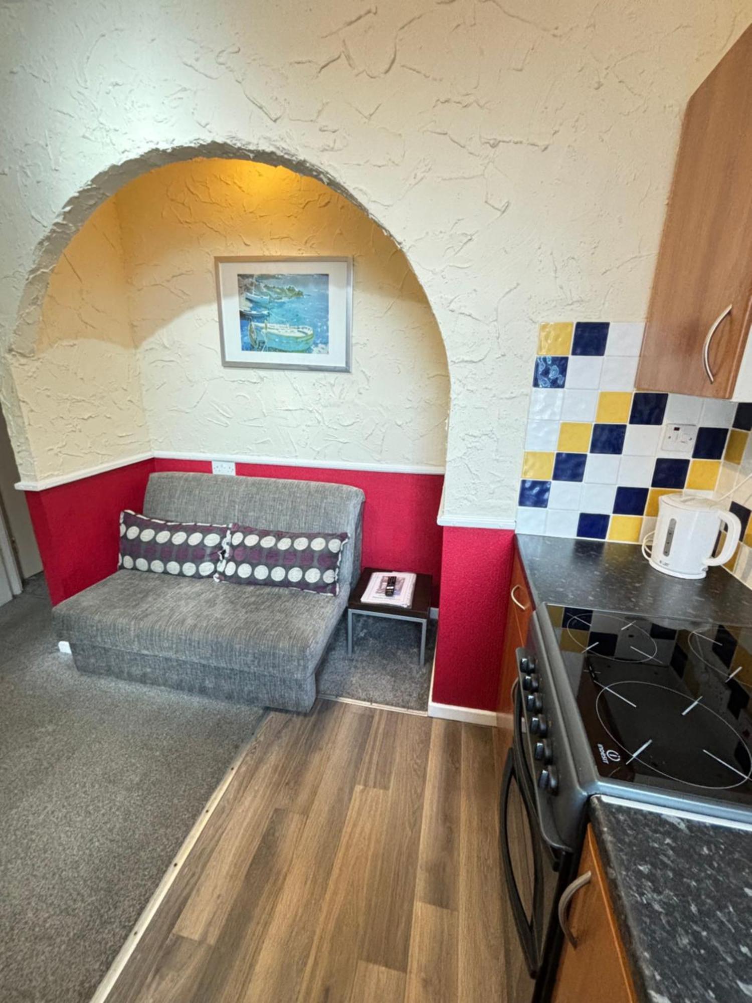 Lindisfarne Holiday Apartments - Families & Couples Only Blackpool Exterior foto