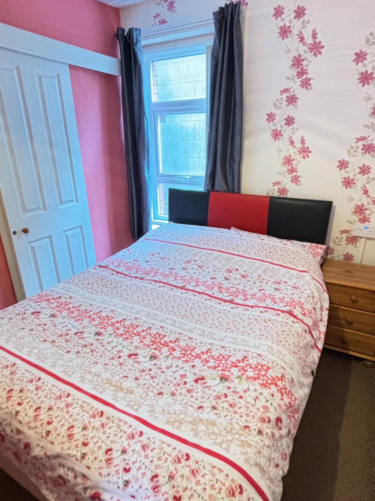 Lindisfarne Holiday Apartments - Families & Couples Only Blackpool Exterior foto