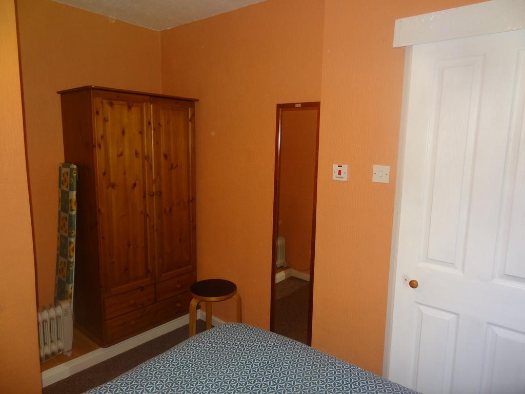 Lindisfarne Holiday Apartments - Families & Couples Only Blackpool Exterior foto
