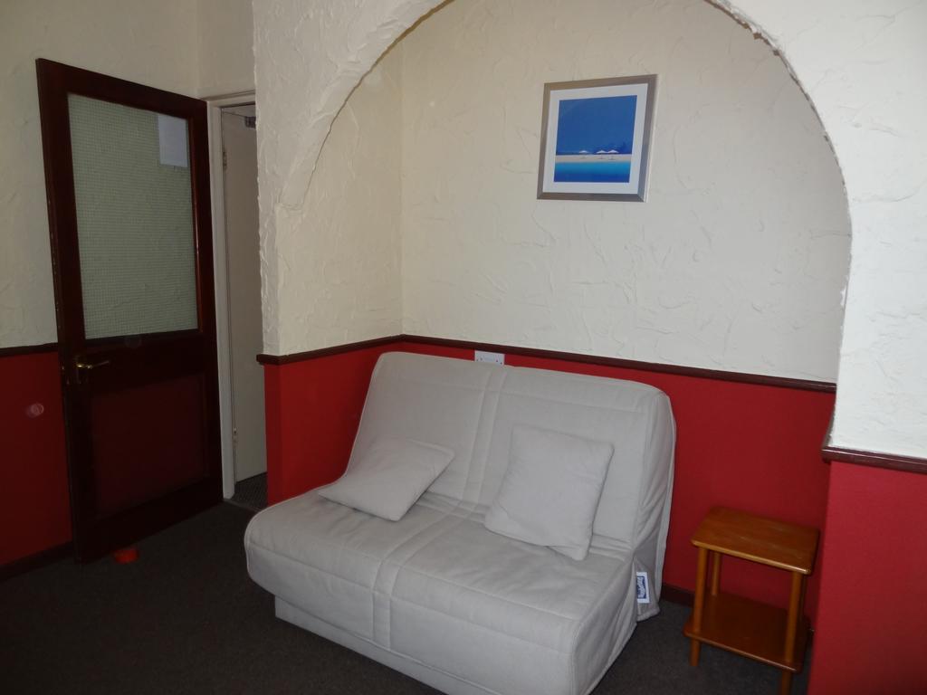 Lindisfarne Holiday Apartments - Families & Couples Only Blackpool Exterior foto